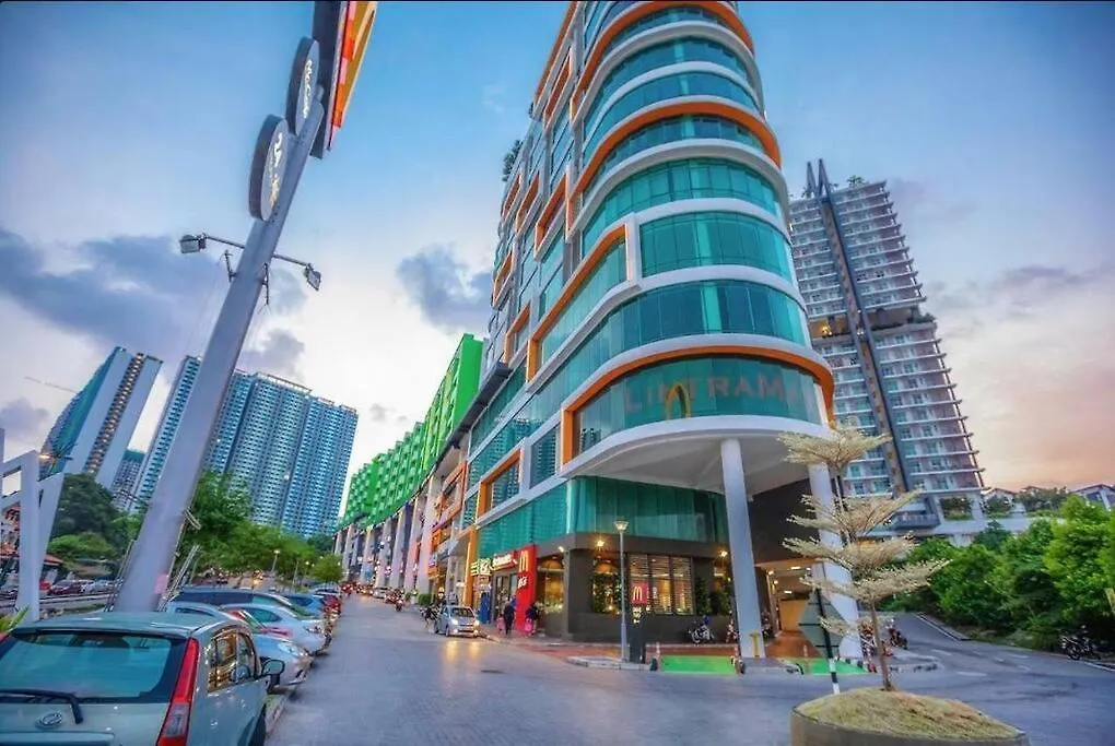 Setia Tri-Suite George Town Appartement